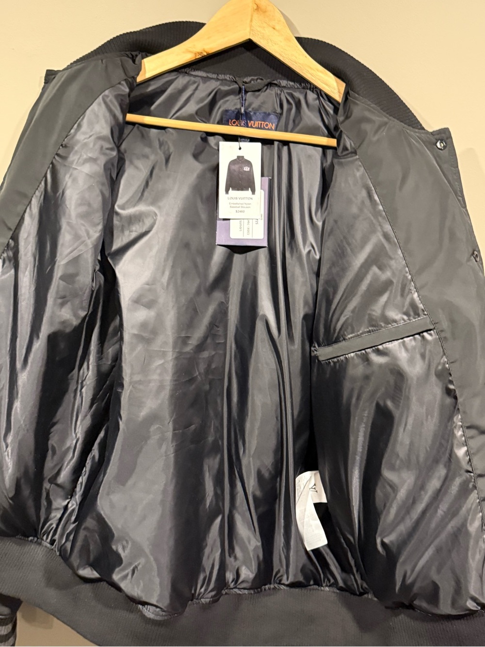 Louis Vuitton Embellished nylon baseball Bomber Jacket with Crest Patch FW24 1:1 - Picture 9 of 12